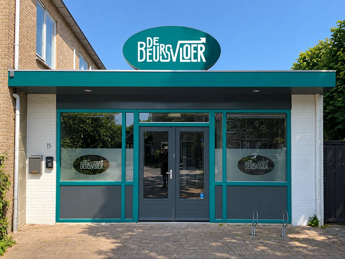 De voorgevel van De Beursvloer aan de Boomgaardweg in Odijk